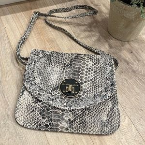 Women cross bag
